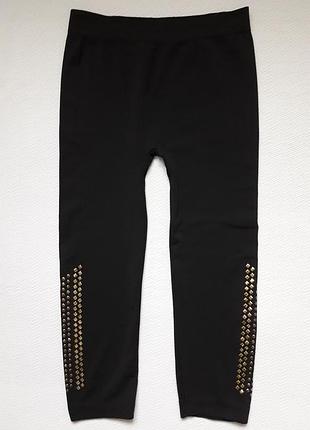 Класные капроновые бриджи украшенные паетками