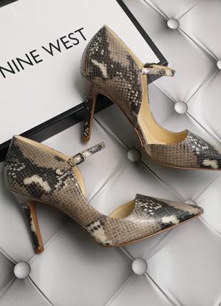 Nine west оригинал туфли лодочки на шпильке змеиный принт бренд из сша3 фото