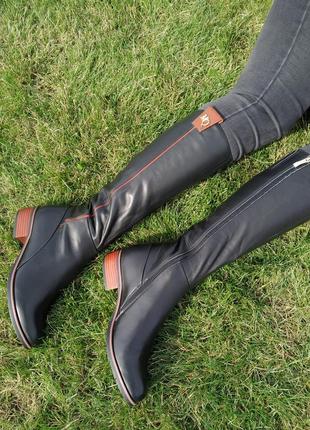 Чоботи жіночі зимові чорні 37 38 з емблемою mq на блискавці коричневий невисокий каблук2 фото