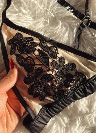 Нежный чёрный кружевной бюстгальтер-бра secret possessions в цветочный принт