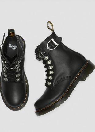 Женские ботинки 1460 pascal chain boots