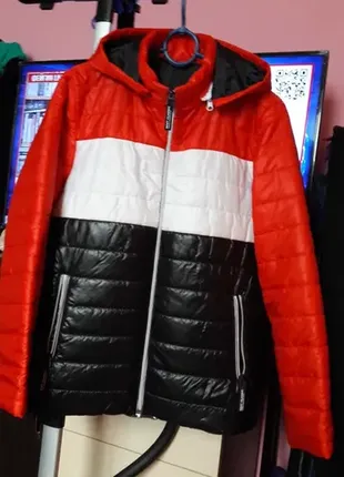 Куртка чорн + біле + червоне 48/50 розмір