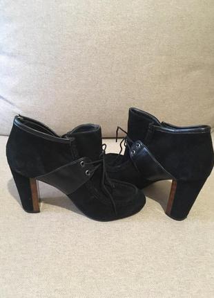 Черные замшевые туфли