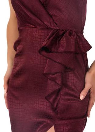 Платье в бельевом стиле с разрезом спереди,рюшем, бордо, марсала new look4 фото