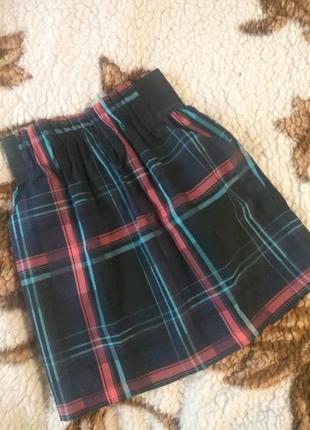 Яркая юбка в клетку