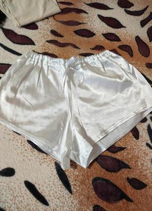 Шорты атлас