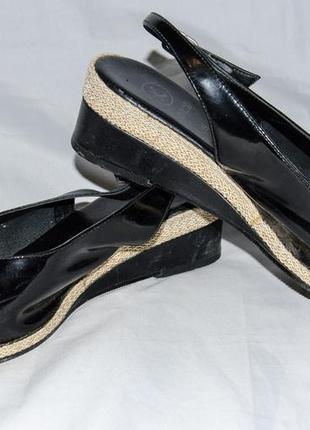 Шкіряні босоніжки еспадрільї з лаковими вставками сlarks, р. 5 1/2