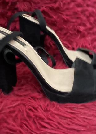 Босоніжки чорні 39 розмір