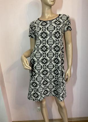 Симпатичне свобідне плаття/s/ brend enjoy