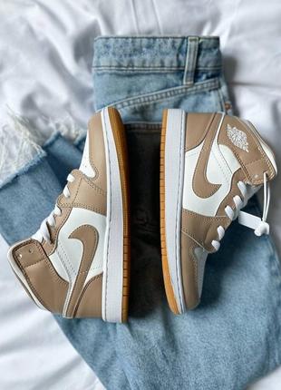 Жіночі кросівки nike air jordan tan gun / smb7 фото