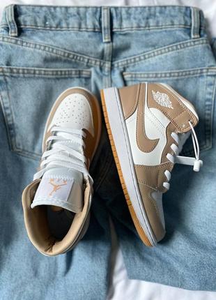Жіночі кросівки nike air jordan tan gun / smb8 фото