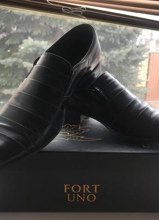 Шкіряні чоловічі туфлі conhpol