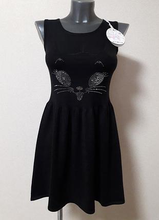 Молодежное,короткое секси-платье,с эффектным принтом со страз "кошечка"р-ры s/m,m/l