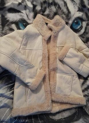 Короткая дубленка бомбер куртка белая пропитка кожаная из стреженой ламы