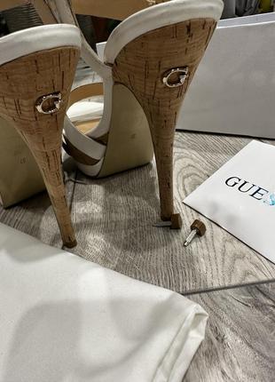 Босоножки кожаные guess оригинал6 фото