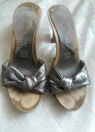 Шлепки кожа