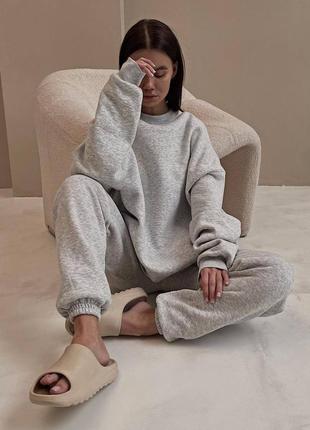 Жіночий стильний костюм з флісовим утепленням