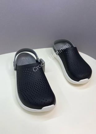 Чорно білі сабо crocs literide