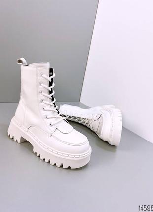 Белые натуральные кожаные демисезонные деми ботинки на шнурках шнуровке толстой грубой подошве весна кожа с клапаном2 фото
