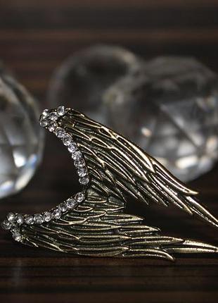 Кільце крила з камінчиками
