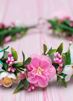 Вінок з весняними квітами біло-рожевий