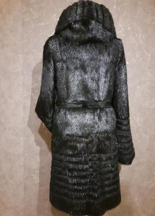 Шуба женская из нутрии с капюшоном и поясом 42 размера чорного цвета3 фото