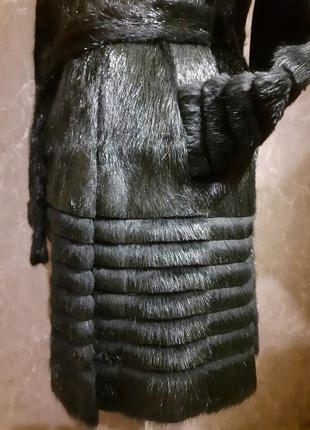 Шуба жіноча з нутрії з капюшоном та поясом 42 розміру чорного кольору7 фото