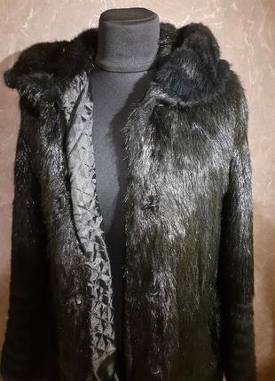 Шуба жіноча з нутрії з капюшоном та поясом 42 розміру чорного кольору9 фото