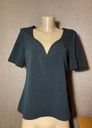 Футболка блуза з гарним вирізом