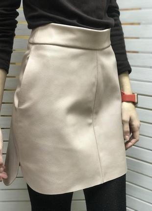 Шкіряна спідниця міні