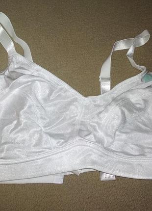 Спортивный бюстгальтер