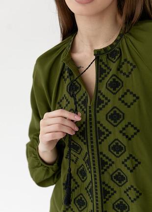 Зеленая женская вышиванка крестиком хаки4 фото
