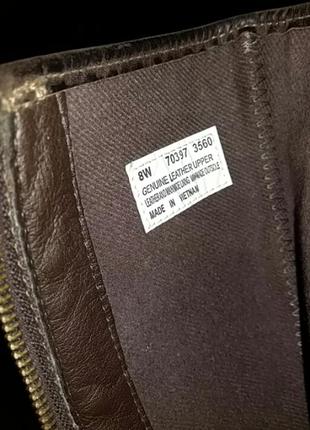 Кожаные фирменные сапожки от известного бренда.7 фото