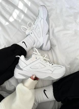 Чарівні жіночі кросівки nike m2k tekno white білі із сірим