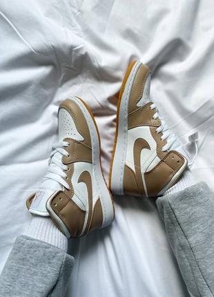 Кроссовки nike air jordan 1 retro white beige6 фото