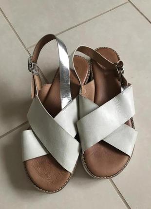 Босоніжки фірмові шкіряні стильні bosanova barcelona розмір 38