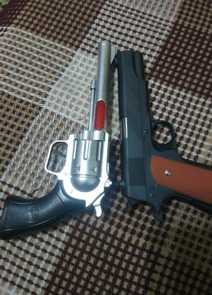 Игрушечные пистолеты