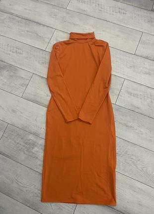 Тепленькое приятное к телу платье миди оранжевое1 фото