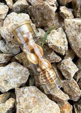 Увлажняющая сыворотка в капсулах elizabeth arden ceramide daily youth restoring serum1 фото