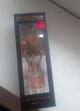 Revolution pro precision brush oval face