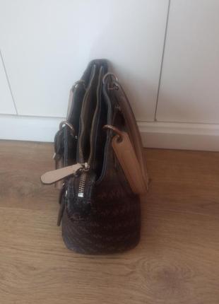 Продам брендовую сумку guess 3