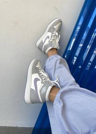 Найгарніші жіночі кросівки nike air jordan 1 retro grey lilac сірі з білим сирень9 фото