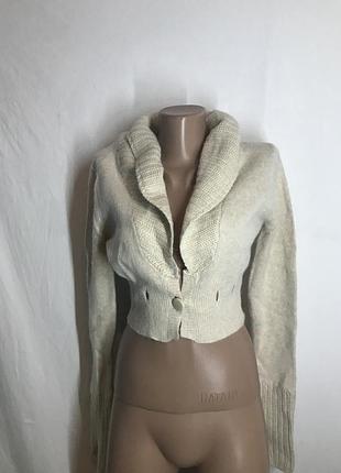 Гарна вязана кофтина укорочена 2