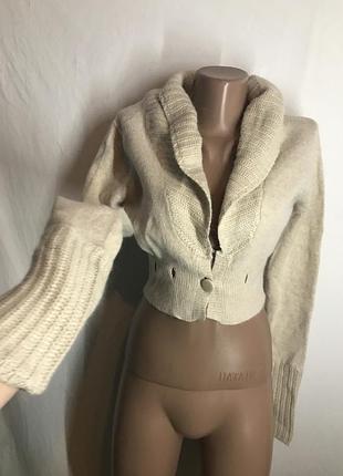 Гарна вязана кофтина укорочена 3