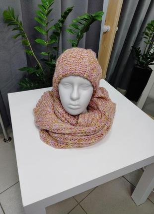 Теплая и стильная шапка и шарф.1 фото