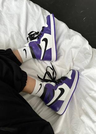 Замечательные женские высокие кроссовки nike air jordan 1 retro high purple court фиолетовые с белым10 фото