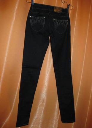 Шикарные модные джинсы штаны брюки слим скин зауженные leven км1443 на длинные ноги с надписями6 фото