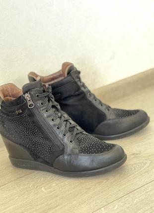 Замшевые женские ботинки / полуботинки nero giardini италия