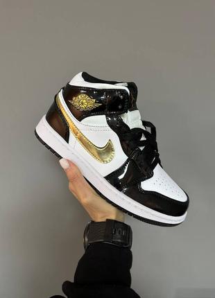 Nike air jordan 1 mid patent black white gold hot sale