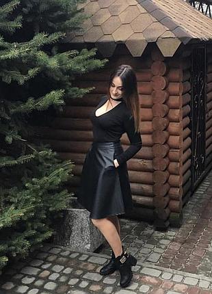 Шкіряна спідниця